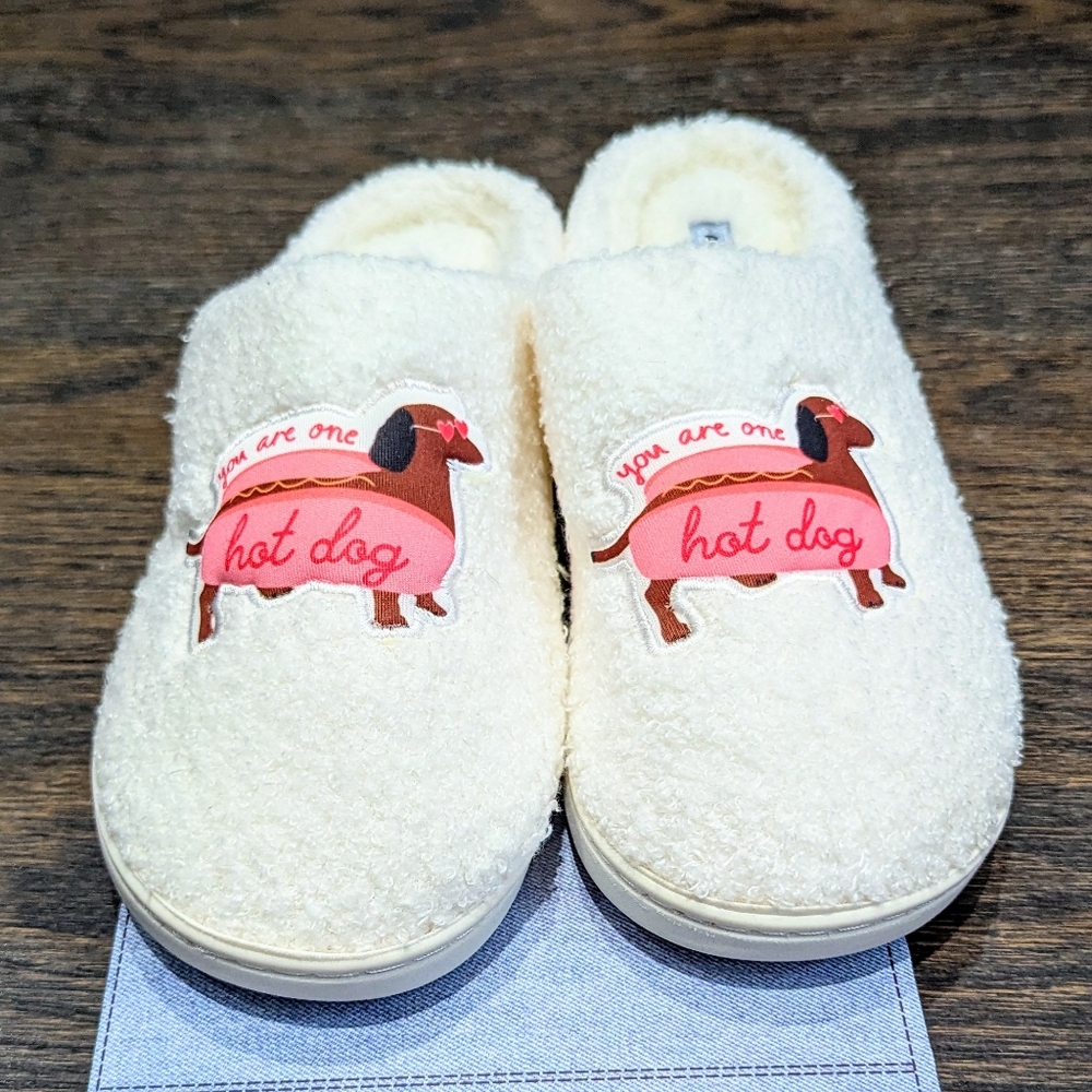 New Dachshund Doxie Dog Hot Dog Valentine's Day Slippers Size 7/8